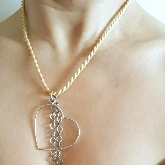 CHARMING SILVER HEART NECKLACE - Picture 2 of 8